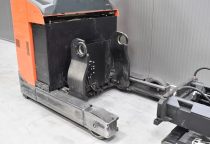 Câu Chuyện Từ Kho Hàng Phường Chợ Quán: Khi Xe Nâng "Đình Công" & Giải Pháp Từ Vinaboss